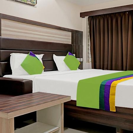 Treebo Trend Jsn Grand Hotel Vijayawāda Buitenkant foto