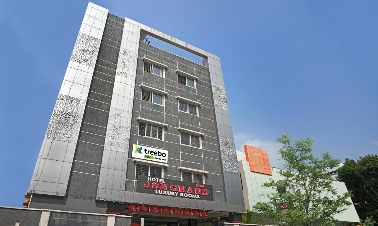 Treebo Trend Jsn Grand Hotel Vijayawāda Buitenkant foto