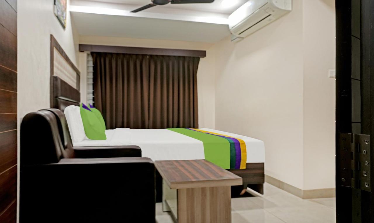 Treebo Trend Jsn Grand Hotel Vijayawāda Buitenkant foto