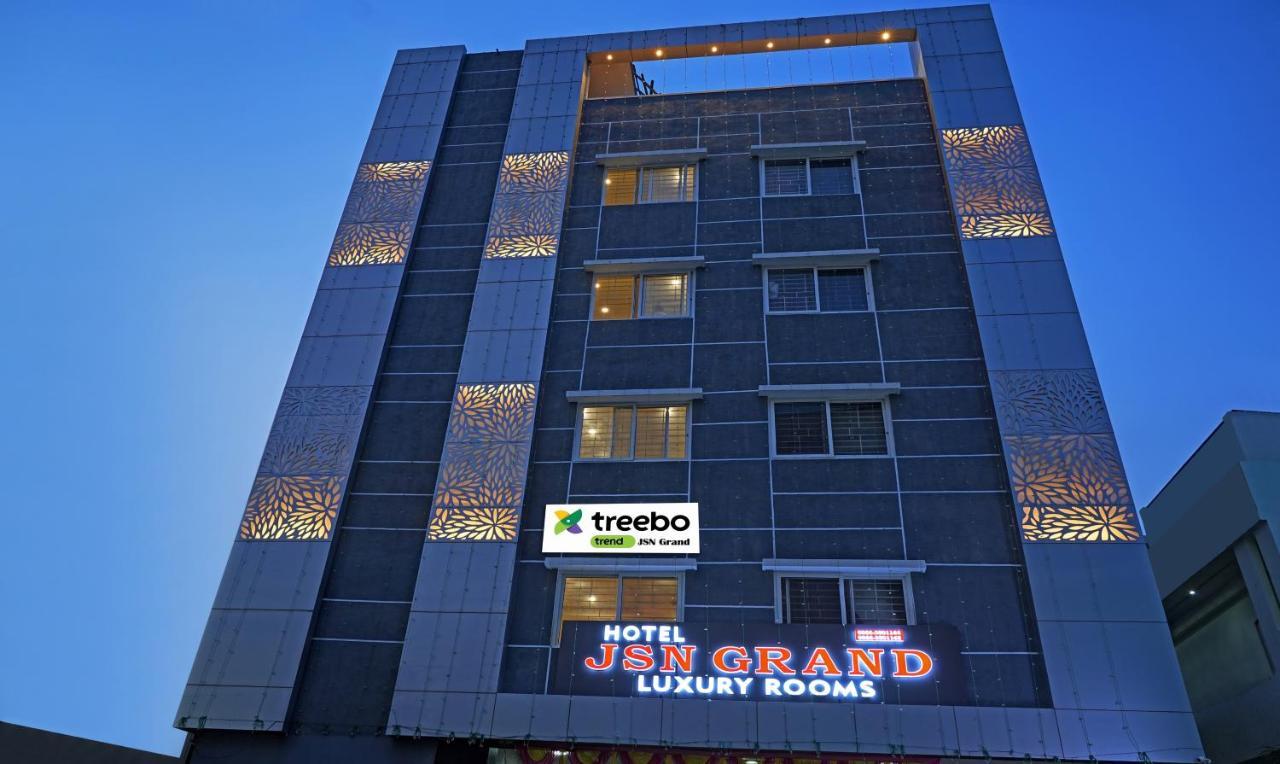 Treebo Trend Jsn Grand Hotel Vijayawāda Buitenkant foto