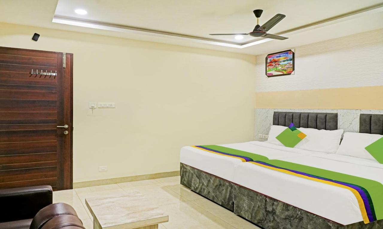 Treebo Trend Jsn Grand Hotel Vijayawāda Buitenkant foto